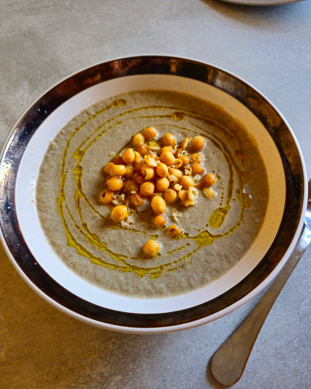 Trinta pievagrybių sriuba su grietinėle